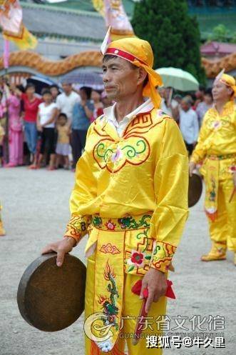 原创 抛锣是揭阳市惠来县华湖镇堡内村"小梨园"独创的民间艺术形式