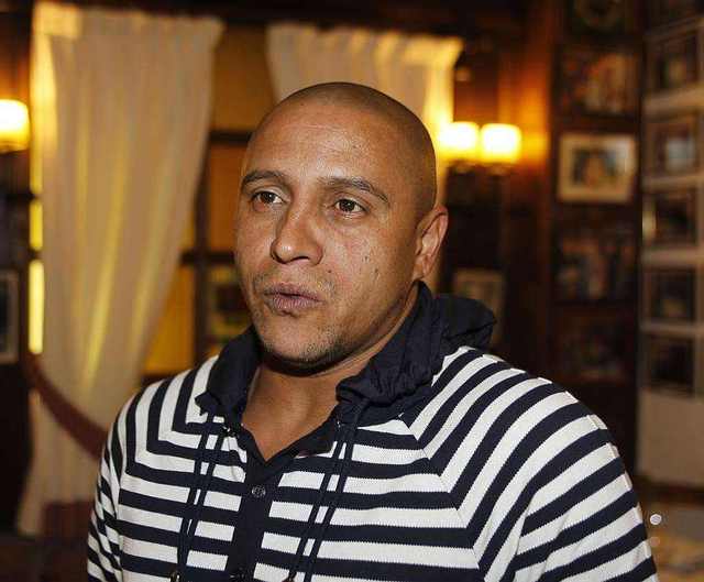 中,佩雷拉可以发现桑巴军团当时中场与前场的脱节问题,找到一位瓦刀