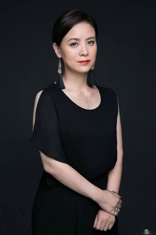 王馨悦还在留言中表示:"行业变质了" 王馨悦在动态