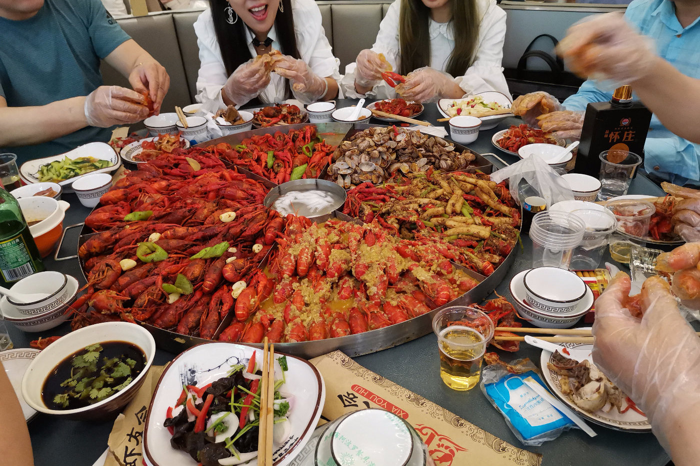 最美的不是夏天,是和你一起在虾友会郑州店吃过的小龙虾!