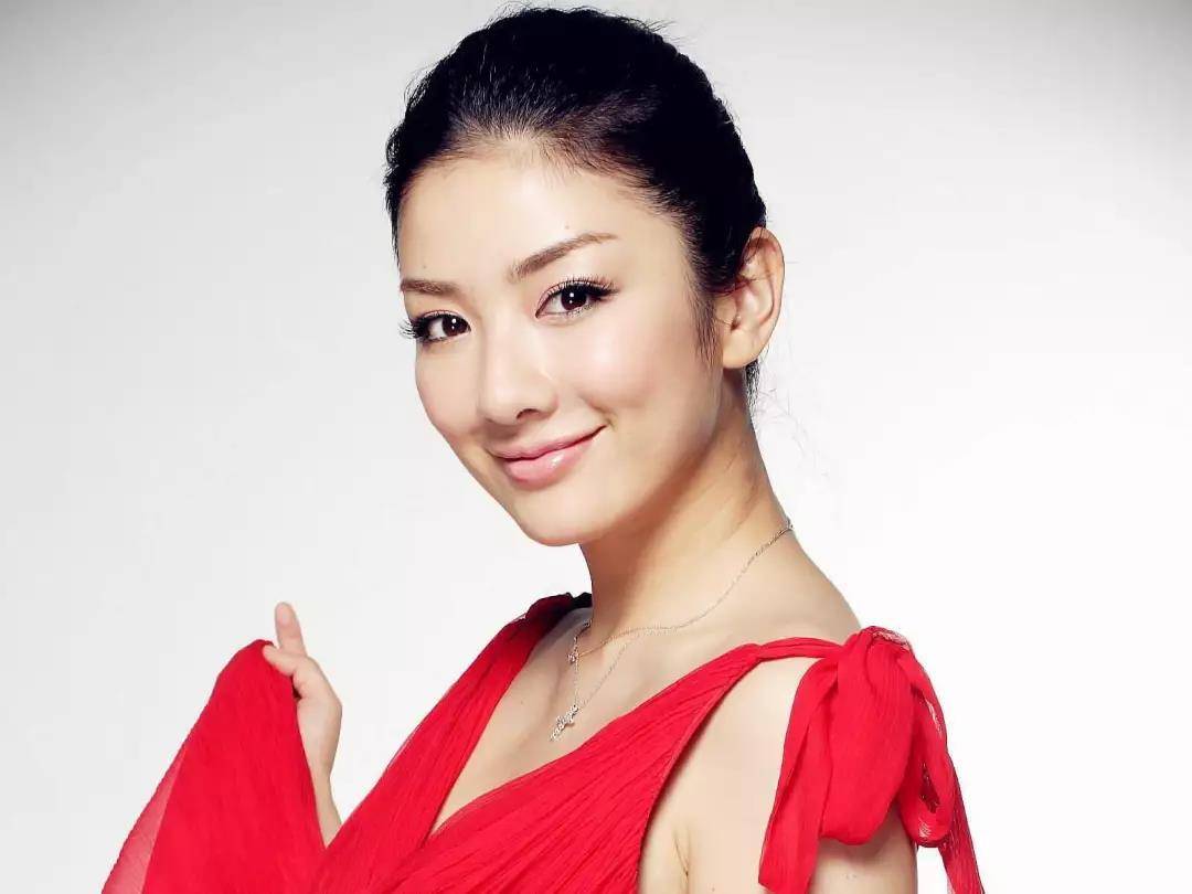 演员黄奕时尚照片合集