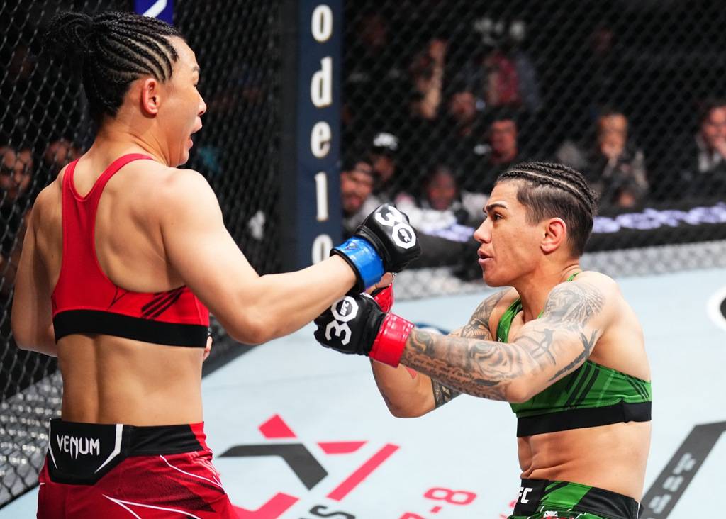 ufc闫晓楠tko安德拉德或挑战张伟丽上演中国德比