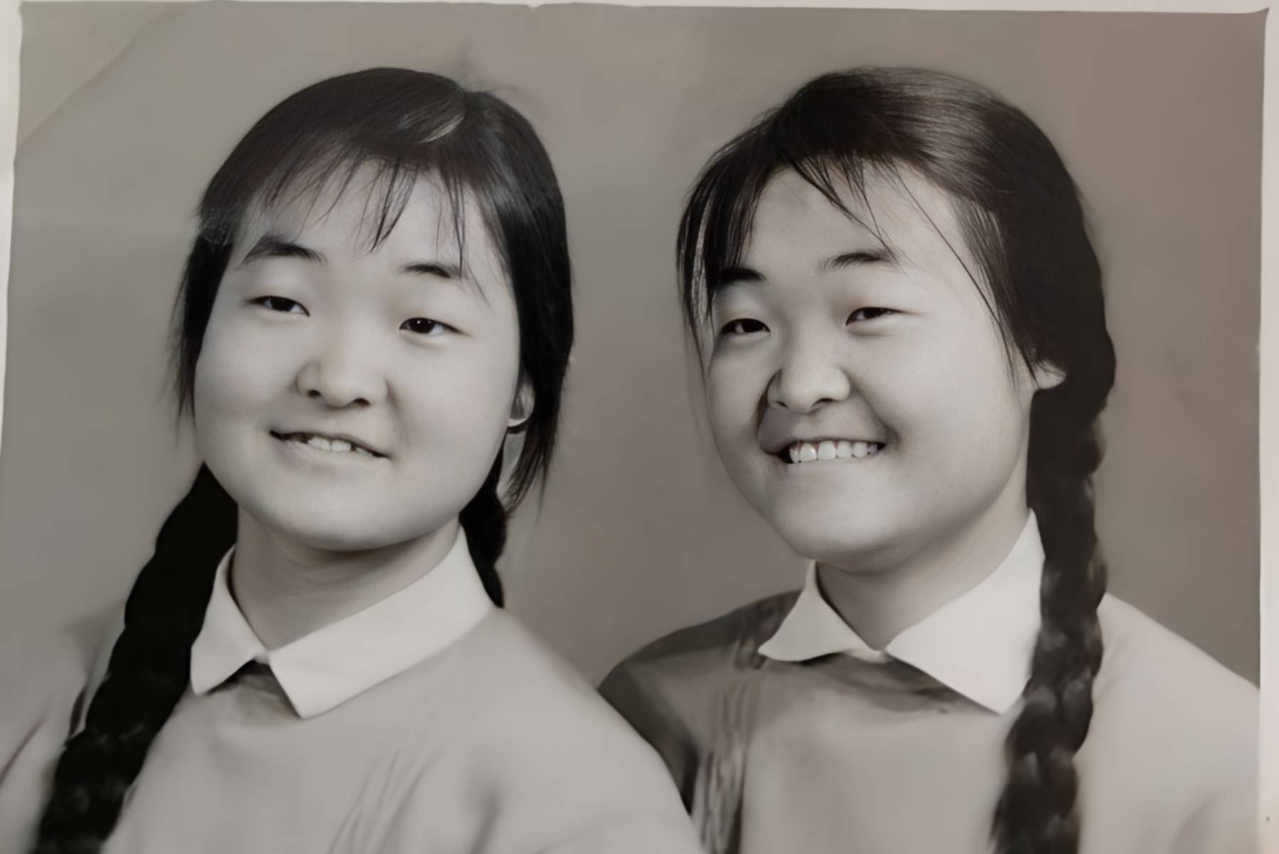 新疆双胞胎玛丽图片