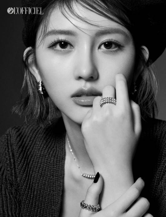 ive金秋天登时装杂志封面精致脸超高级