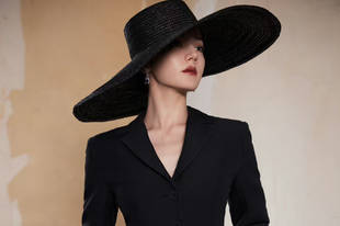 迪丽热巴复古美学花絮 摩登女郎异域时尚感