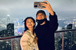 霍尊与女友现身机场，晒合照官宣恋情