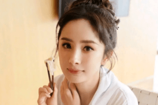 杨幂热巴等众星过冬至 有的穿浴袍吃饺子