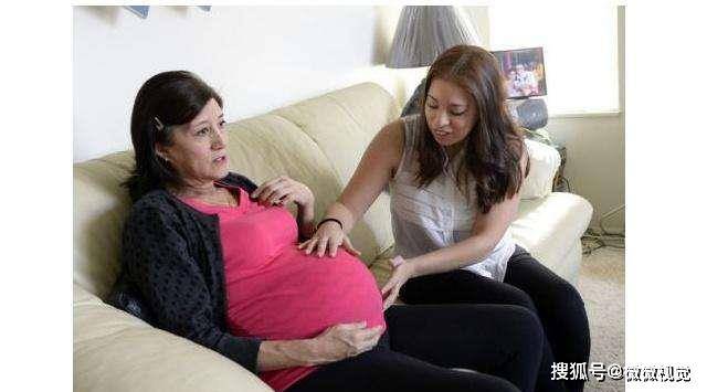 女性怀孕后,随着孕期的增加,女性身体上会出现妊娠纹,有的孕妇不严重