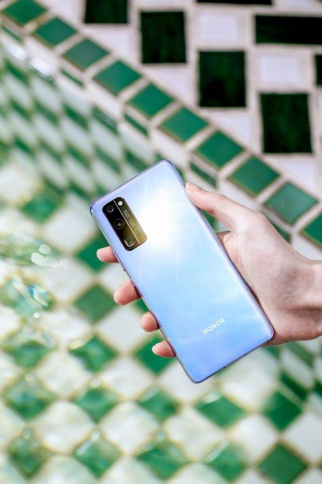 荣耀30新色流光幻镜上市官方宣传图是真的美啊快来看看吧