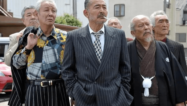 原创宁死也不接受政府补助,日本黑帮:我不要面子的呀?