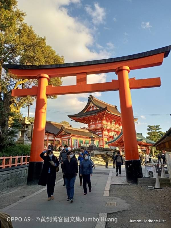 第1051回:守护伏见稻荷大社,千本鸟居狐狸石像-搜狐大视野-搜狐新闻