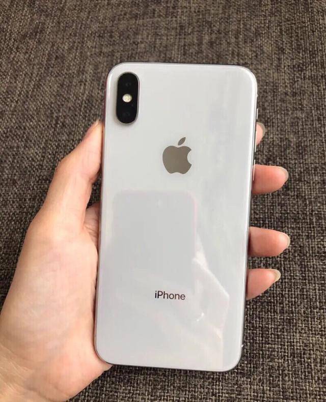 首先就是一个性能方面,iphonex搭载的是a11