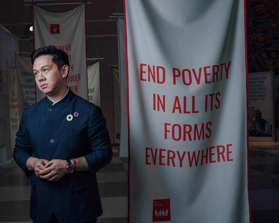 报道世界比以往任何时候都更需要世卫组织访世卫组织亲善大使周柳建成