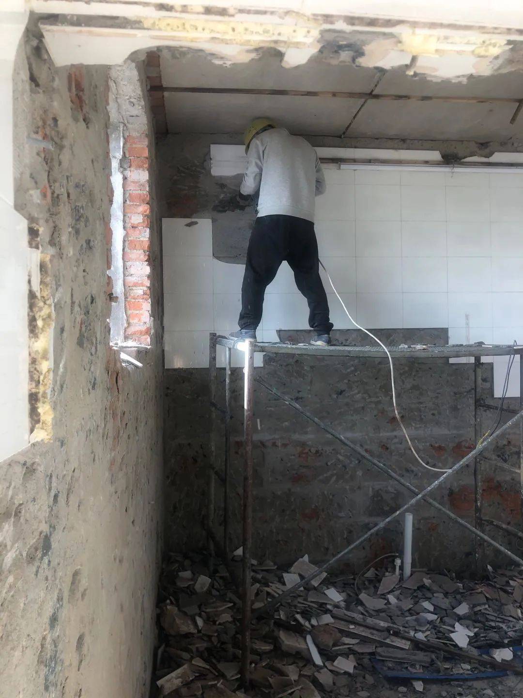 厕所革命—杨镇公厕改造工程开始施工