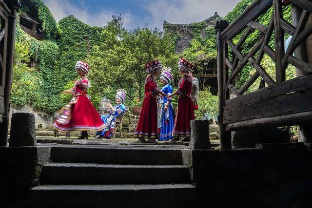 原创龙潭古镇土家非遗摆手舞跳出酉阳文化盛宴