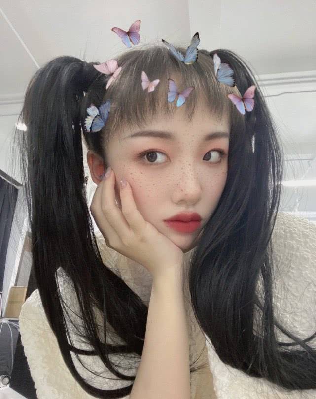 网红阿沁可盐可甜的小仙女,与渣男刘洋分手后,潇洒变为单身富婆