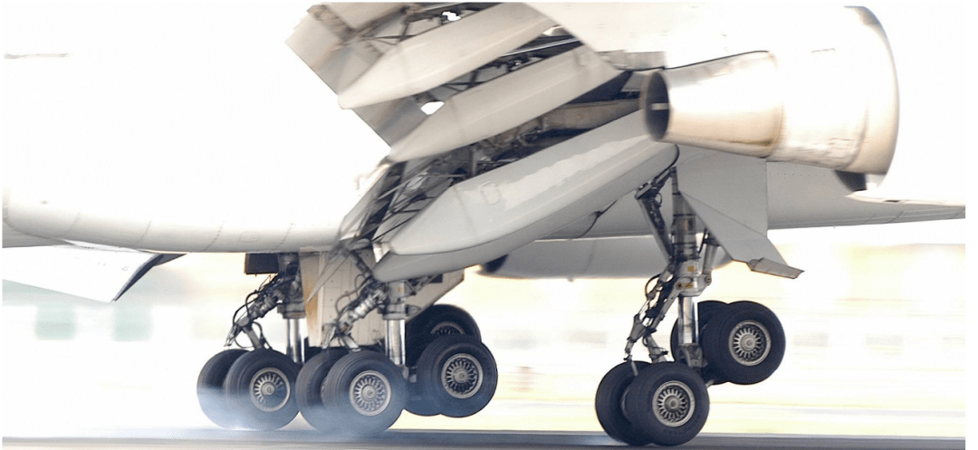 硬核!国内三家军用飞机刹车厂商之一,毛利率水平比肩景嘉微