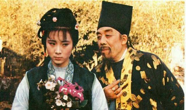 贾赦邢夫人逼娶鸳鸯,贾母却骂王夫人,是因为黛玉吗?