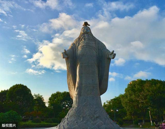 而在尧舜禹时期,在饮食烹饪方面摒弃了以往的烧石烤