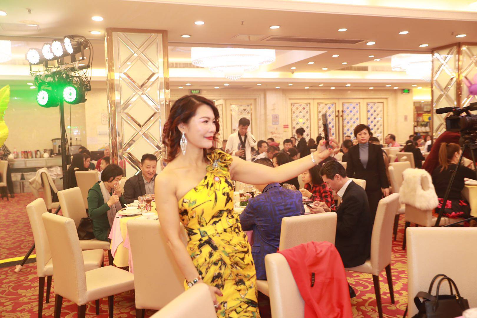 霸道总裁张楚欣一个三高女性该有的样子