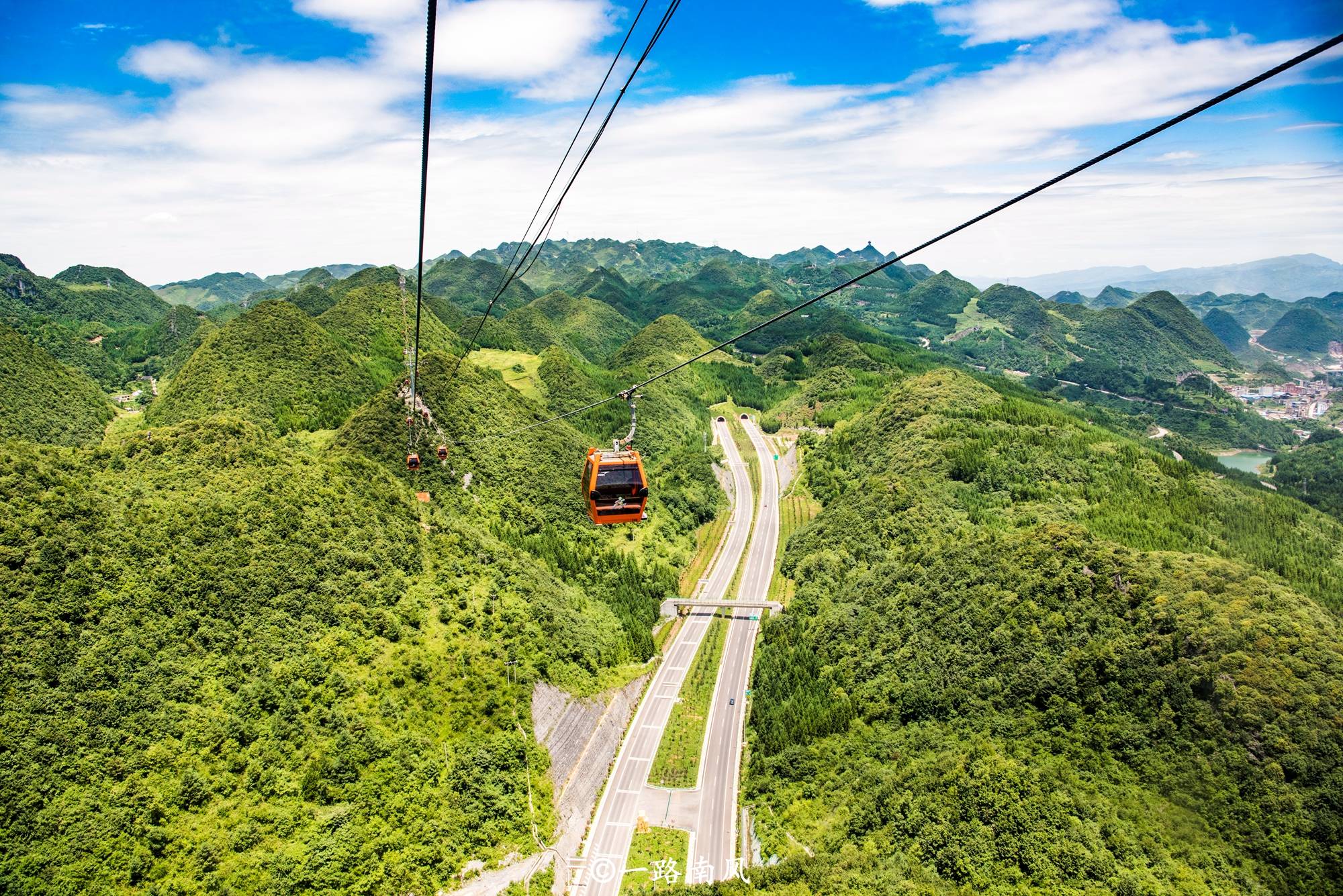 国内建成后最长的景区索道,位于贵州六盘水,单程也要27分钟