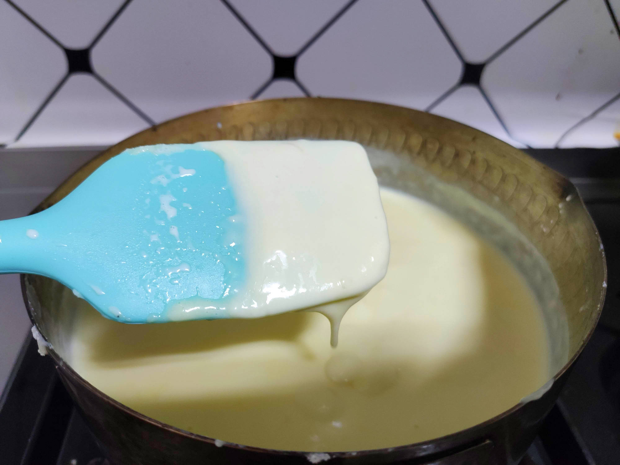 夏日必备雪糕自己做,不加蛋黄不加糖,奶味十足无冰碴,没有难度
