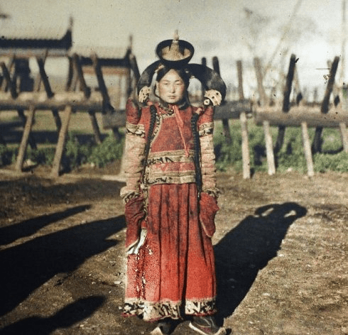 100年多前的老照片,蒙古公主亭亭玉立