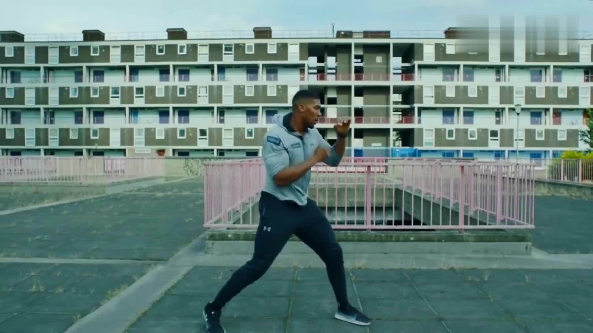 拳击界的"肌肉男"约书亚训练,难怪能成为重量级拳王