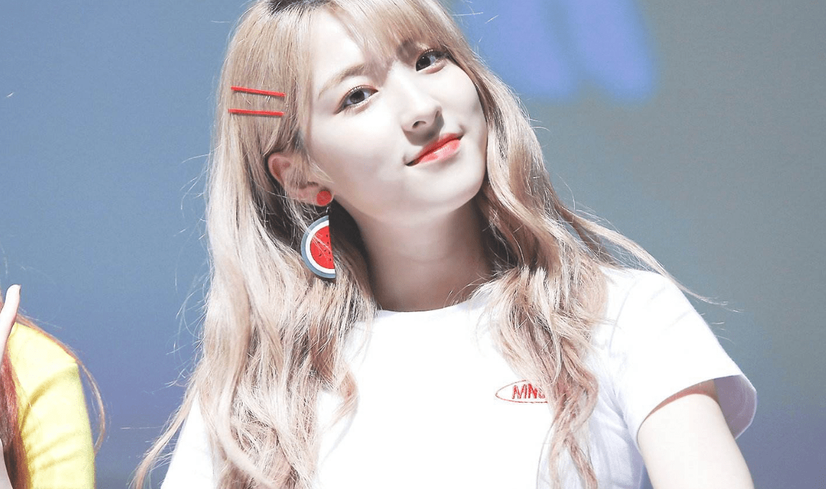 台上被苞娜抓伤肚皮,恩熙回复网友:看到指甲印了吗?