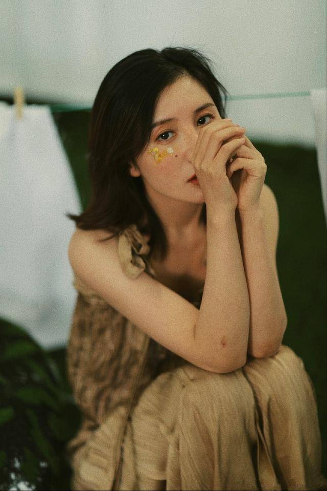 王雨馨的助理一怒之下还晒出了高清版的照片,来证明王雨馨确实受到了