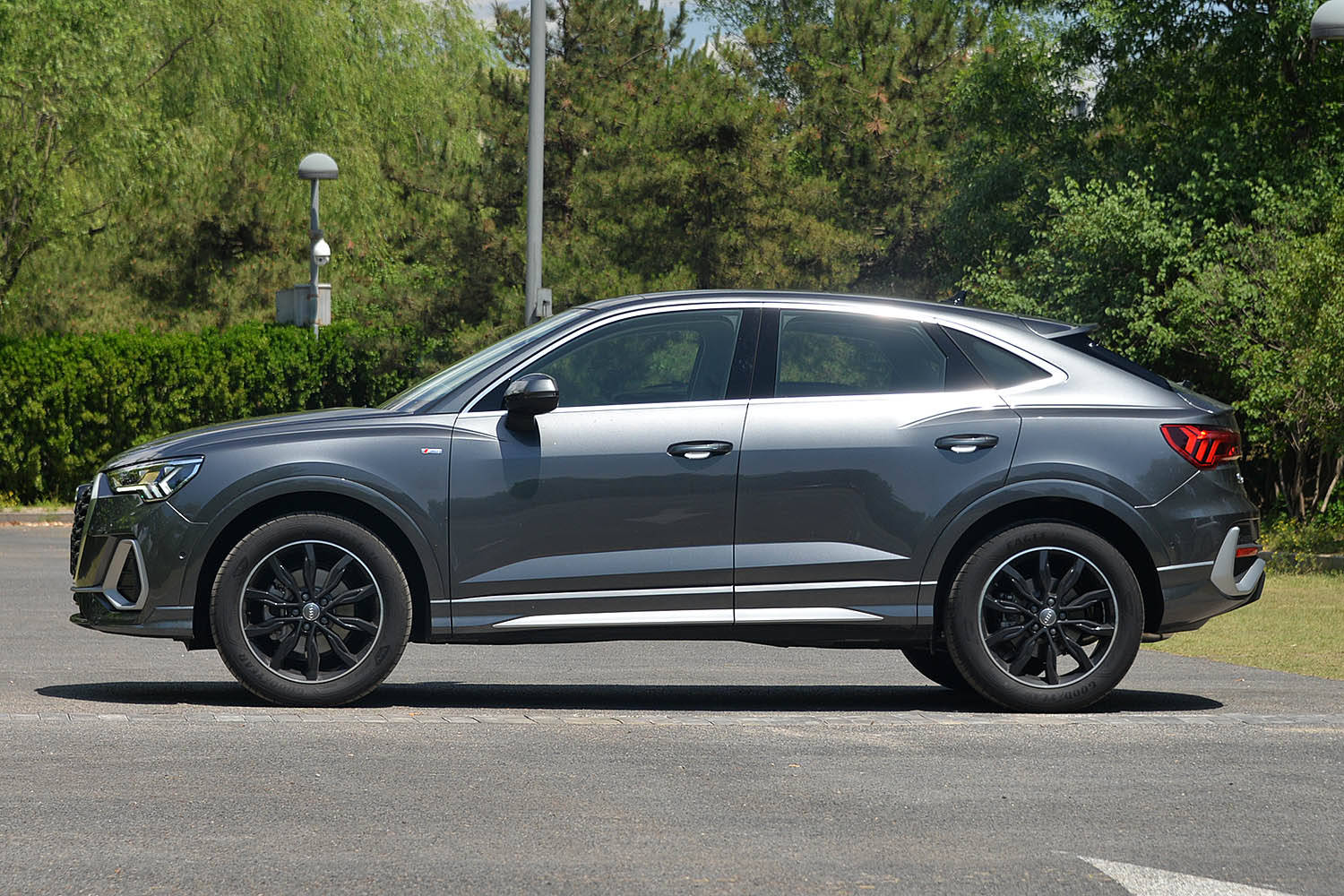 奥迪q3轿跑配置曝光 5月29日正式上市,推四款车型,标配三温区空调