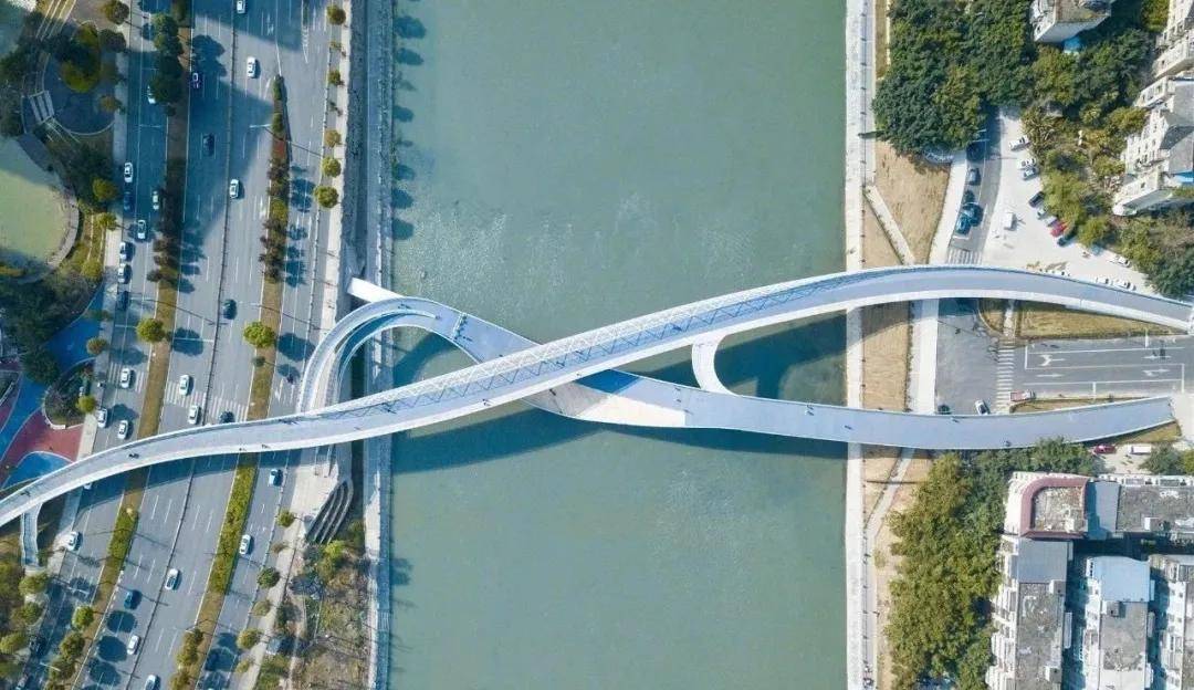 桥见四川 |五岔子大桥:三次元的"莫比乌斯环"_成都