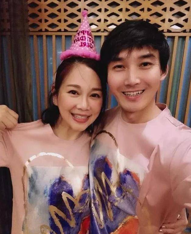 15年前陈松伶被扫地出门身无分文现嫁小8岁张铎9年不能生育