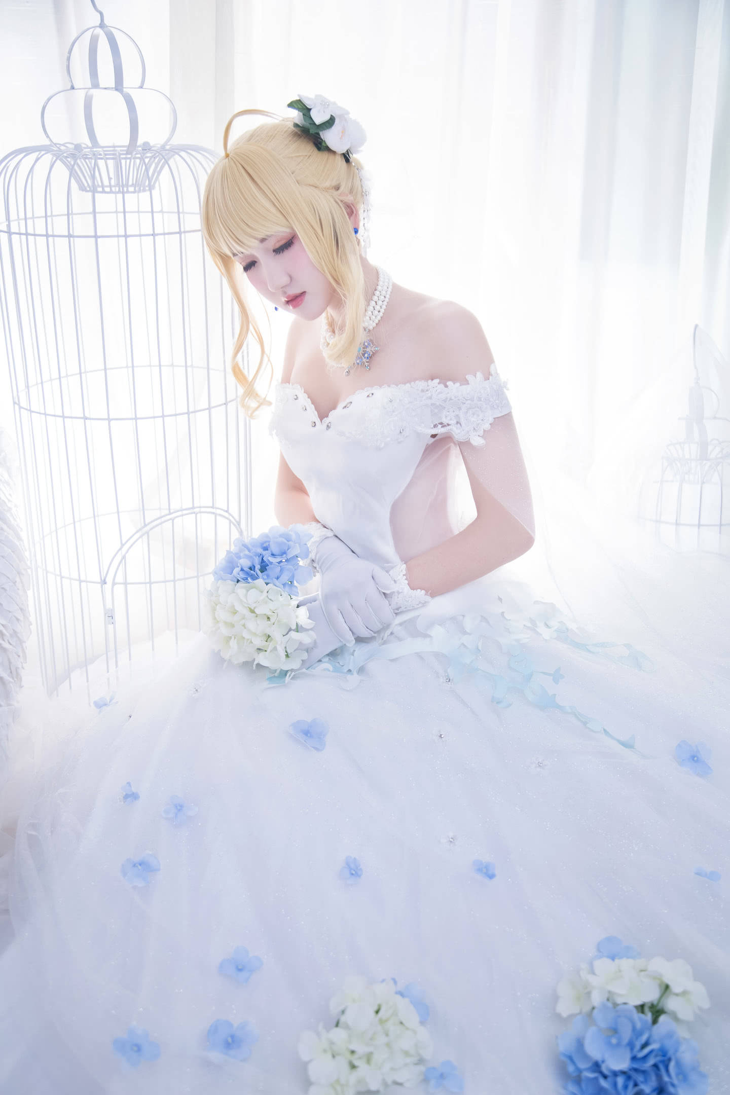 cos:阿尔托莉雅 婚纱礼服