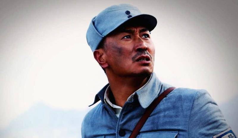 同是《亮剑》李云龙的"贴身侍卫",段鹏跟和尚的事业反差大_张笑君