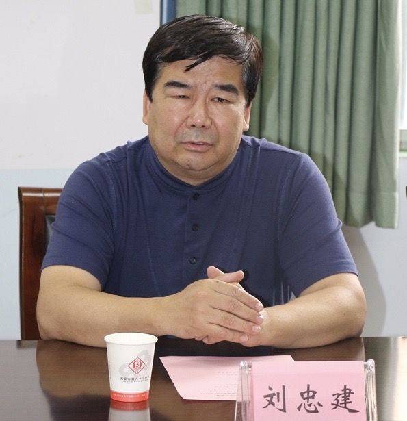 接着,83中刘忠建校长讲话,83中近年也致力于创新教育和学生的科研能力