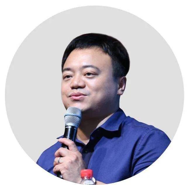 全国优秀班主任梁岗:履历为人师表,道德衣冠禽兽