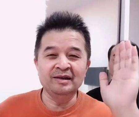 38岁走红央视56说错话被封杀61岁上直播令人唏嘘的毕姥爷