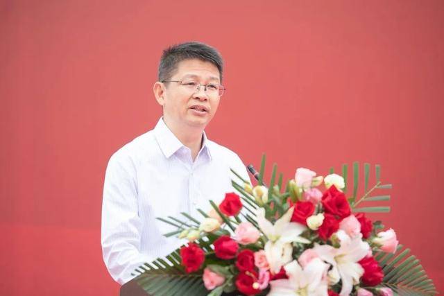 区长刘伟在致辞中向南京财经大学红山学院高淳新校区项目启动,表示