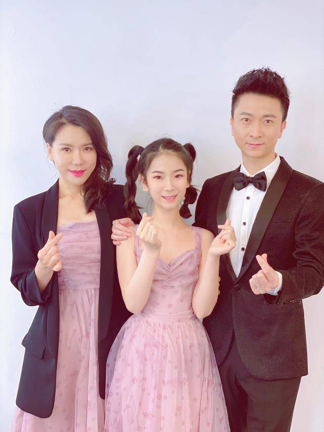 李昕融再次参加央视《开门大吉》献唱《听我说谢谢你》致敬白衣天使