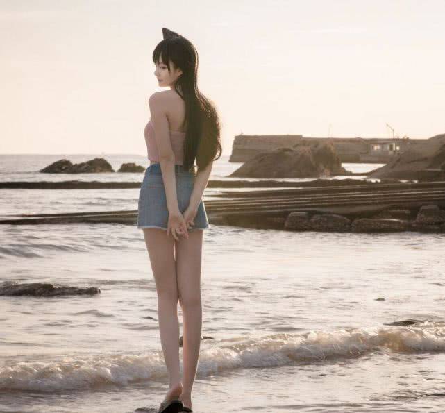 原创终于在三次元找到小兰身材至少90分看到漫画腿我好了