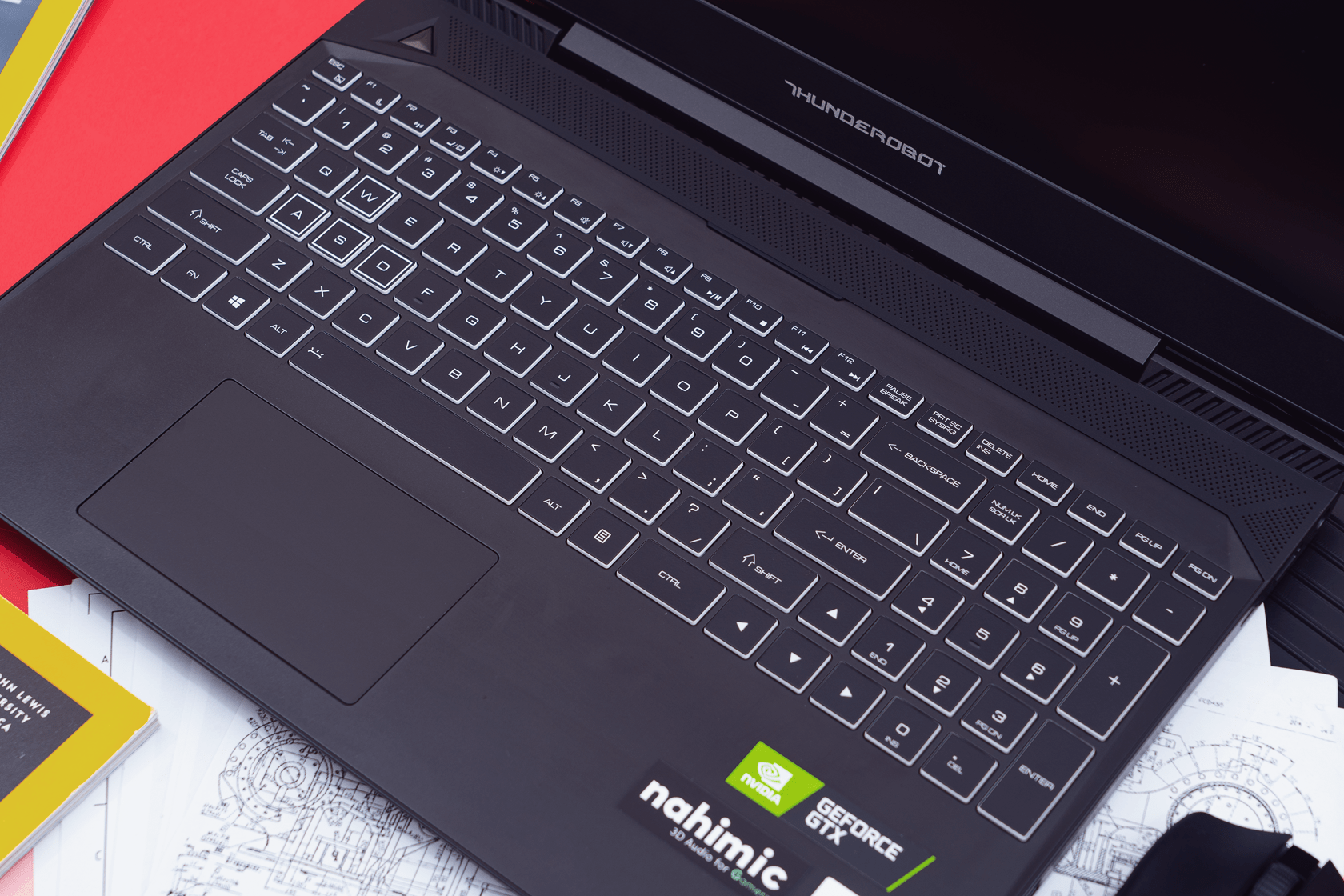 搭配i710750h的西装暴徒雷神911air星战3代游戏笔记本体验