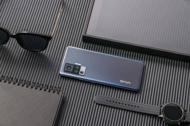 vivo x50 pro引力图赏,掀开影像旗舰新篇章,资深颜控一眼就心动