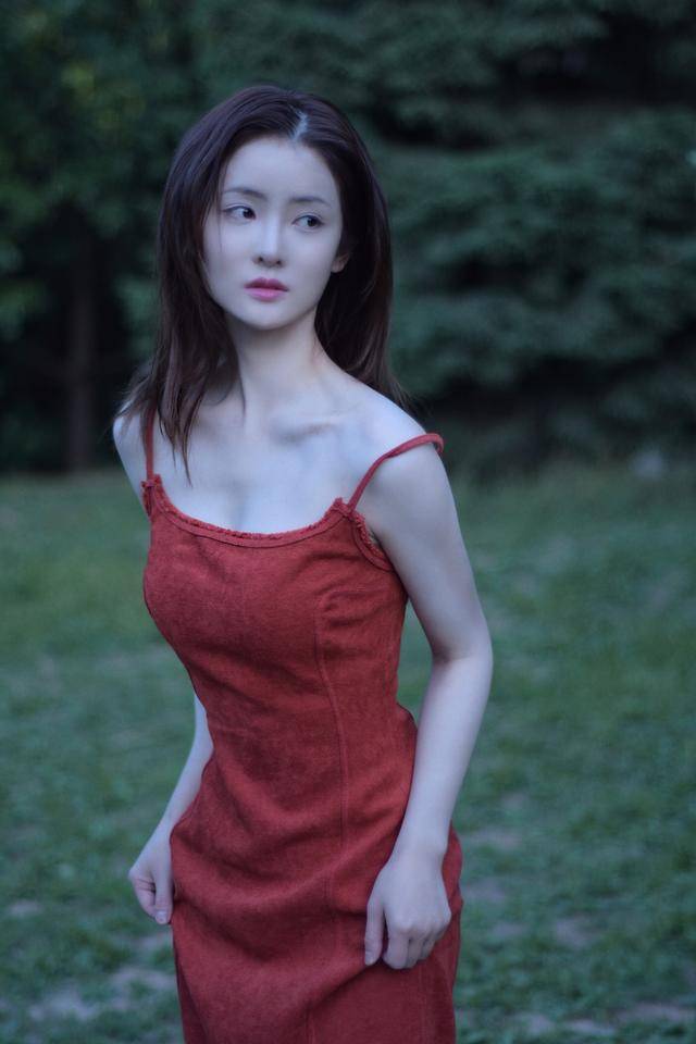 梦秦夏日森系写真文艺优雅散发清冷气质