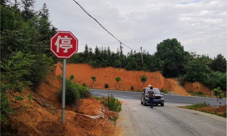 澧县金罗镇:完善交通安全基础设施 保障澧北干线出行平安