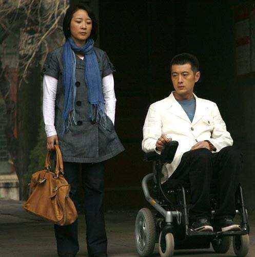 他因颜值高被导演相中,出道多年不温不火,婚后生活很幸福!_王同辉