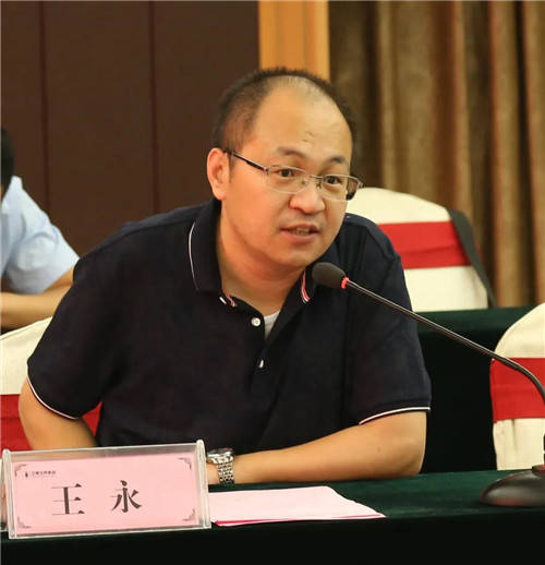 高新区管委会副主任王永民营企业高质量发展服务队