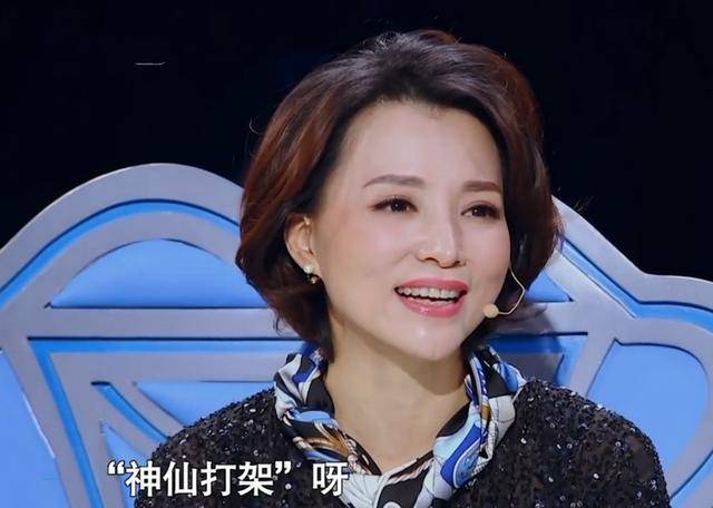 董卿上一次主持晚会,还是2019年12月31日的央视跨年盛典《启航2020》