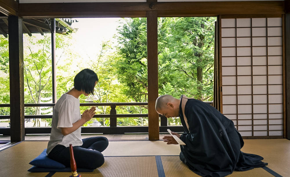 原創來到日本京都除了穿和服到寺廟拍照之外還特別來寺廟體驗坐禪