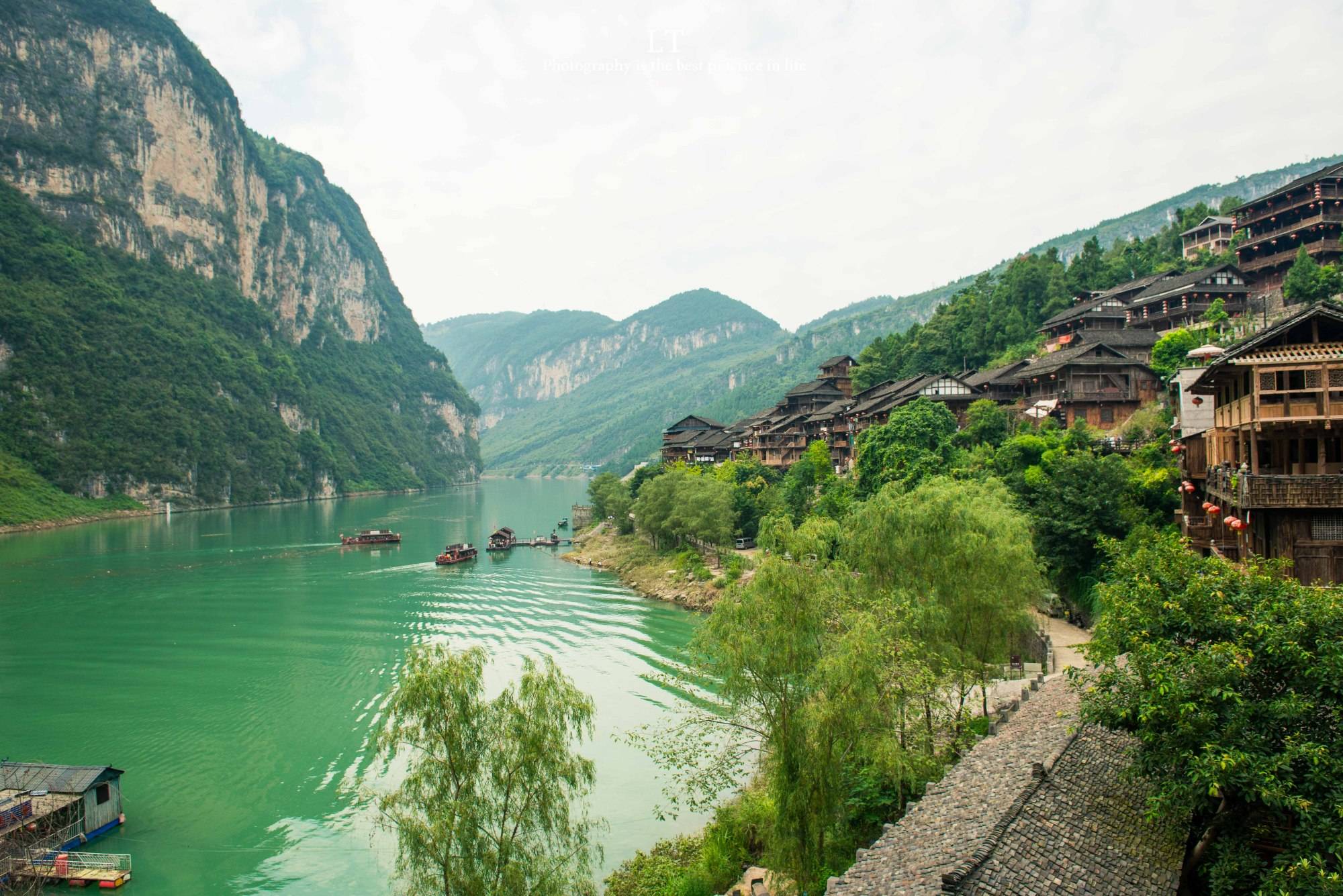 重庆酉阳旅游资源丰富有龚滩古镇桃花源景色秀丽让人流连忘返